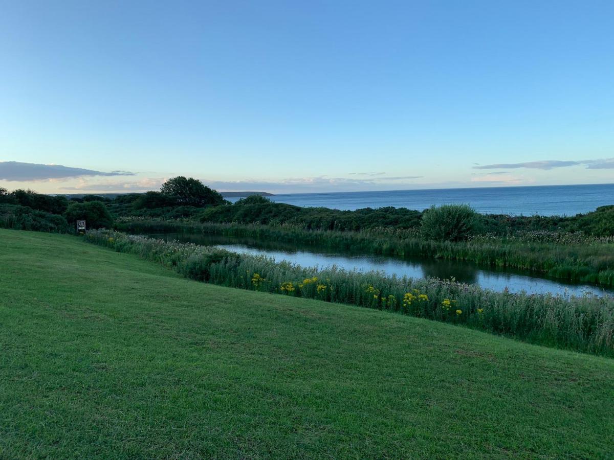 Sunrise Corner, The Bay Filey, Wi-Fi, Pets, Pool Apartment Exterior photo